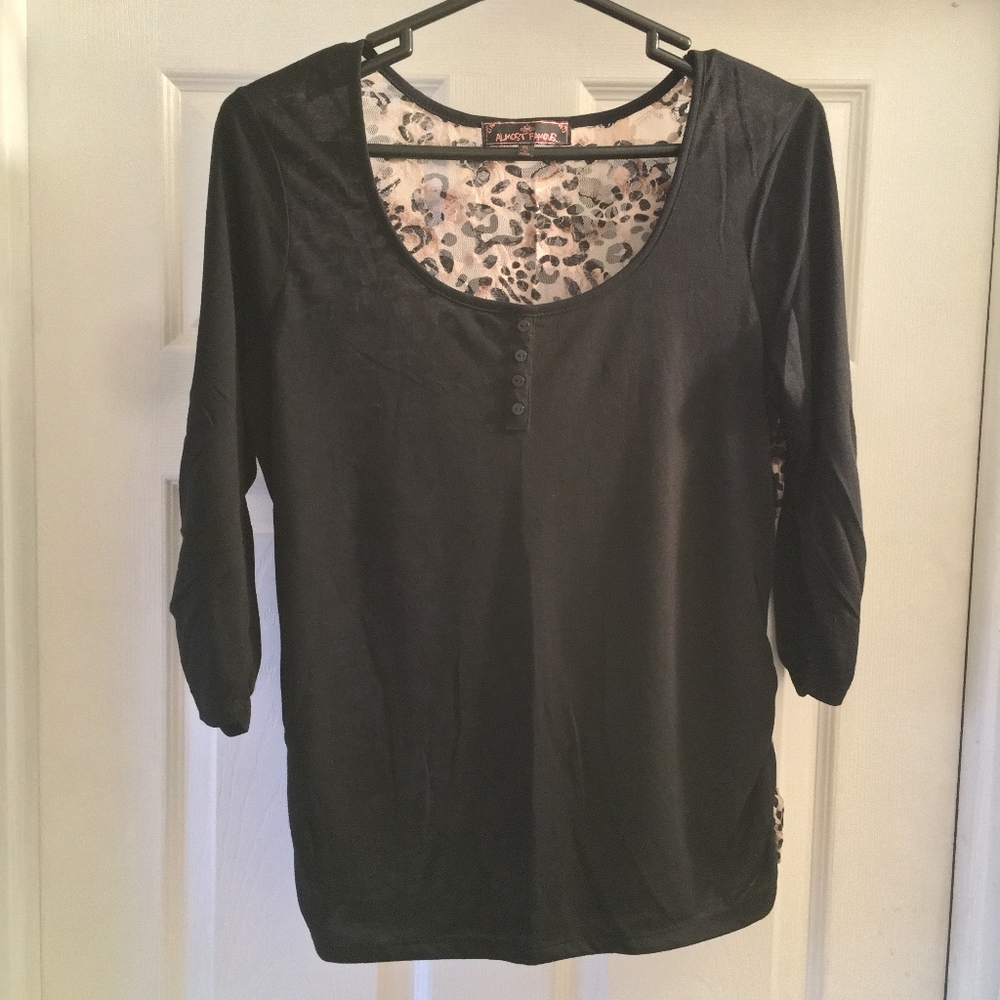 Jrs Cheetah Print Lace Back 3/4 Ruched Sleeve Top